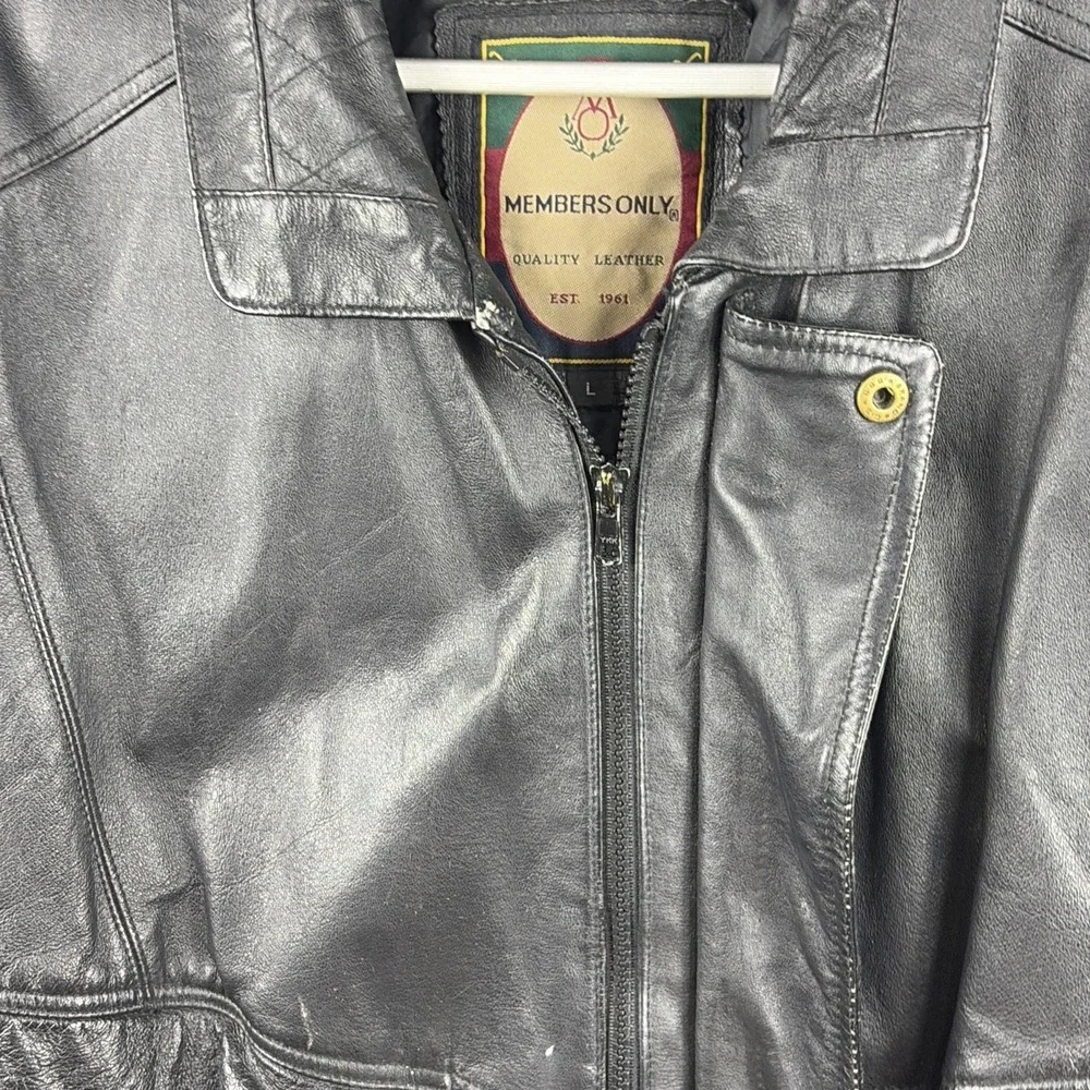 VINTAGE MEMBERS ONLY Black Leather Jacket Lined Size Mens L Motorcycle Bomber